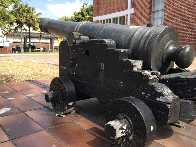 Time Cannon located at the front of Maryborough City Hall.